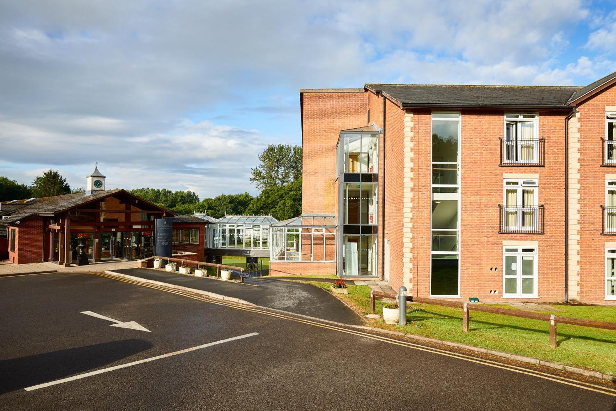 Macdonald Hill Valley Hotel, Spa & Golf Resort Whitchurch  Exterior foto